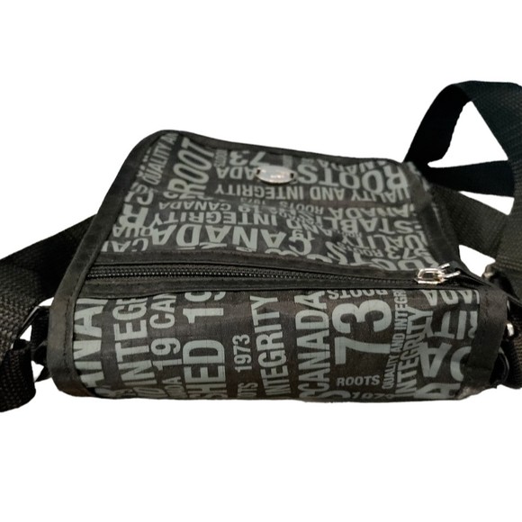 Roots Canada Messenger Crossbody Bag Black & Gray Nylon Establish 1973 Small NWT - Picture 8 of 14